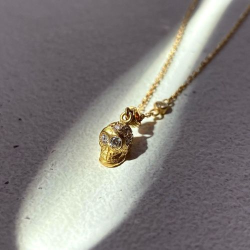 PETITE PAVE SKULL NECKLACE yellow gold Necklace（ネックレス