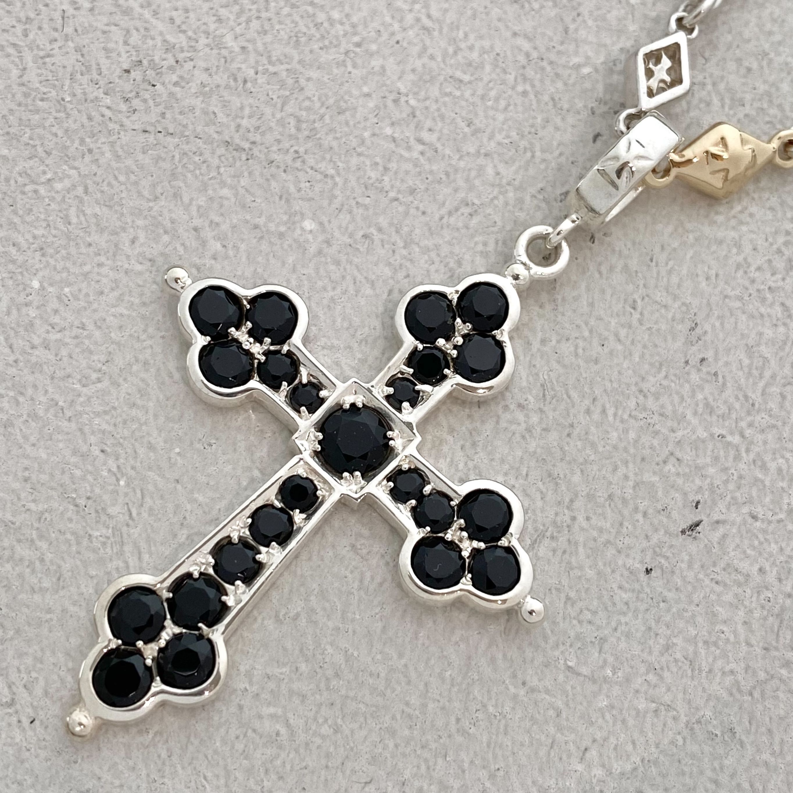 LARGE GOTHIC CROSS PENDANT SILVER/ONYX Pendant