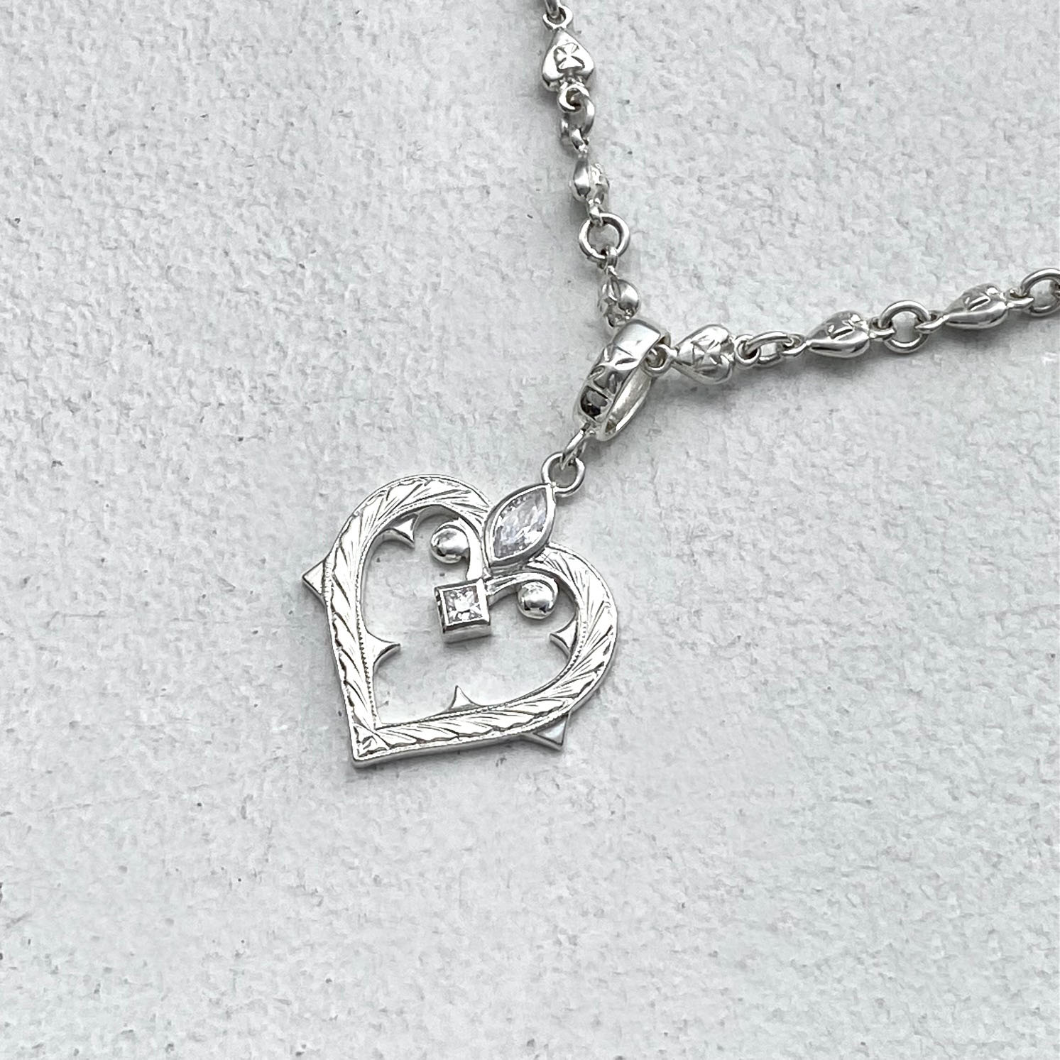 LR SMALL HEART LOCK PENDANT SV/YG/CZ-theagaveclub.com.au