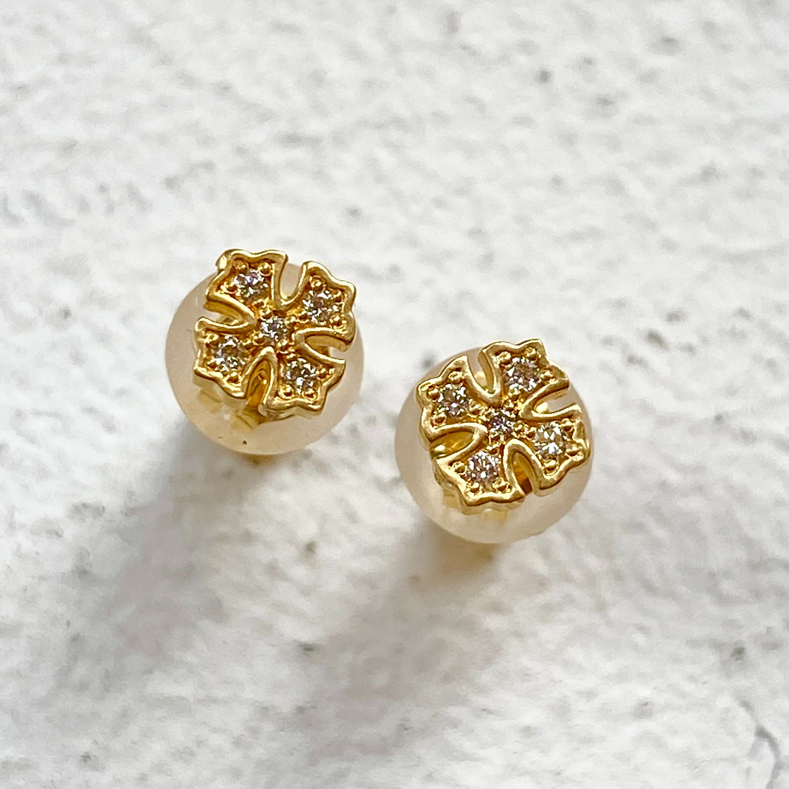 Tiny Fancy Cross Pierce pierced earrings（ピアス） Loree Rodkin