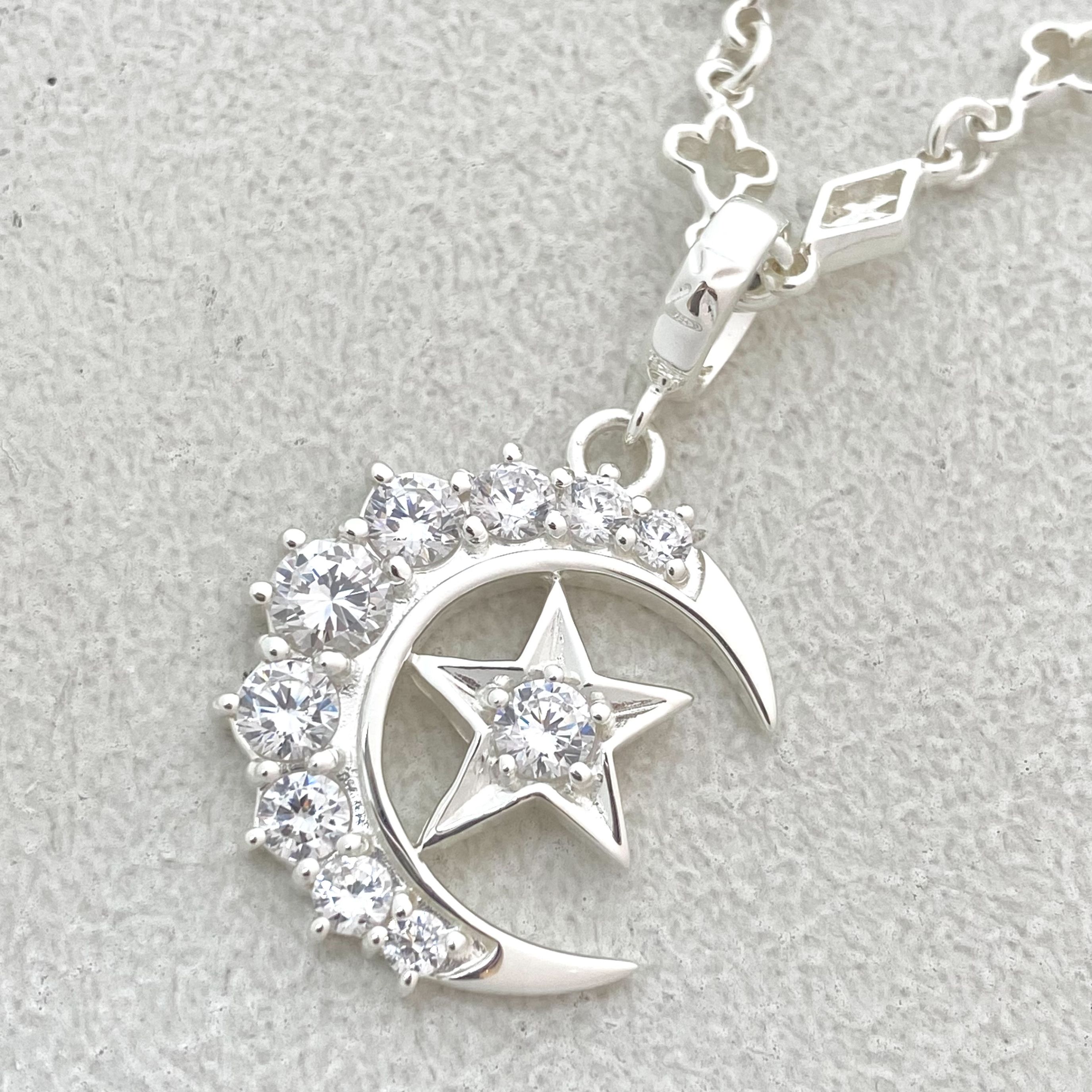 MEDIUM CRESCENT MOON/STAR PENDANT Pendant（ペンダント） Loree