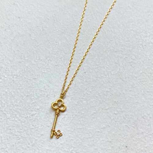 Tiny Lucky Key Necklace yellow gold Necklaceネックレス Loree