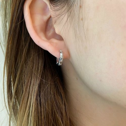 TINY CROSS HOOPS Silver pierced earrings（ピアス） Loree Rodkin