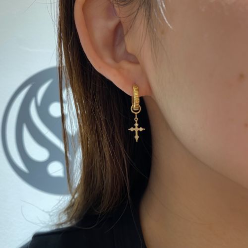 GOTHIC CROSS CHARM pierced earrings（ピアス） Loree Rodkin