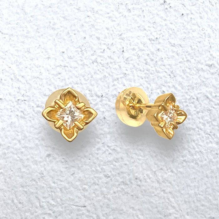 LOTUS PIERCE pierced earrings（ピアス） Loree Rodkin Official Shop