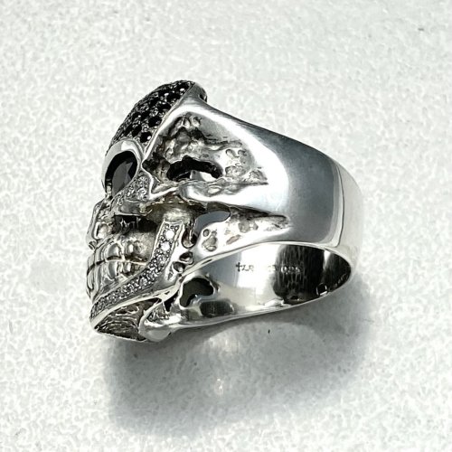 GIANT SKULL HEAD RING/IRREGULAR PAVE/Silver Black Zirconia/Diamond